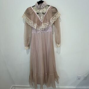 Women’s Vtg Prairie Cottagecore Modest Ruffle Lace Pink Lavender Dress Sz 7/8